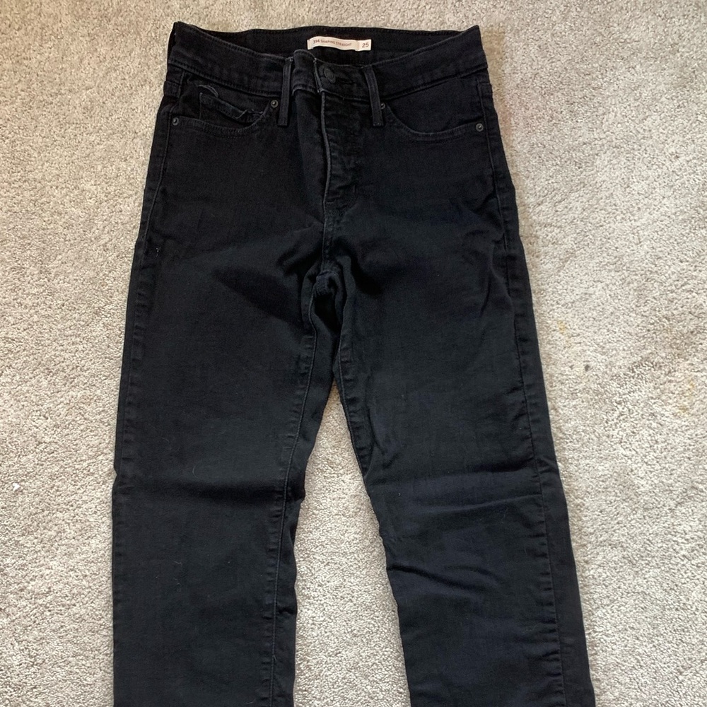 BLACK LEVIS JEANS!
